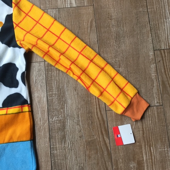 *SOLD*         ToyStory Woody ⭐️ Fleece Onesie PJ - Picture 4 of 8